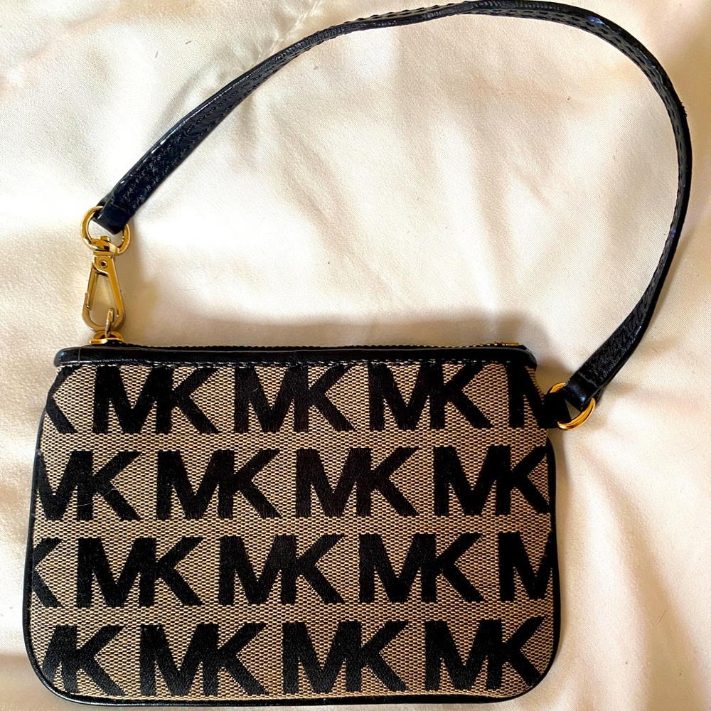 Michael Kors wristlet/wallet